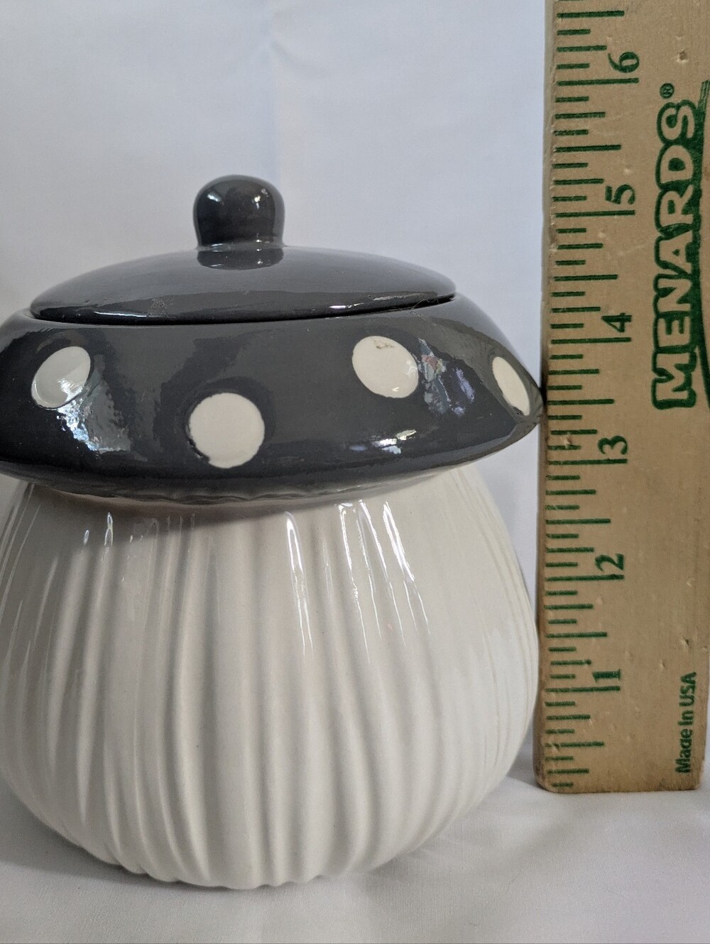 Small Mushroom Container - Picture 7 of 8